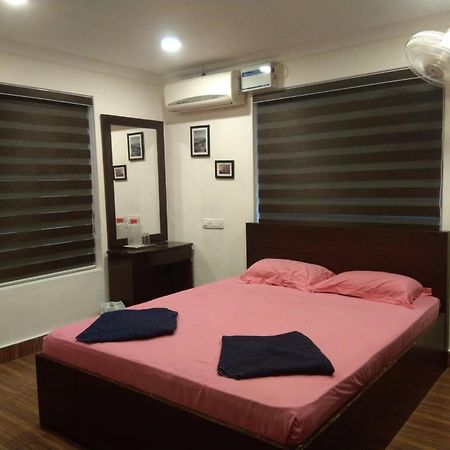 Capital Homestay Thiruvananthapuram Kültér fotó